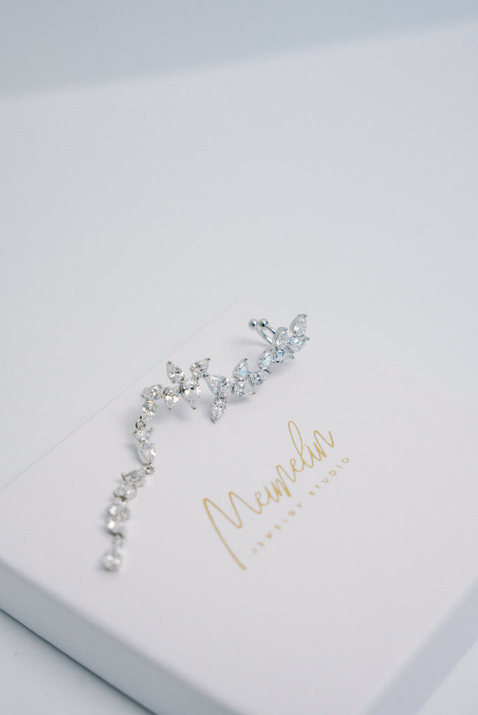 Silver CUFF auskars