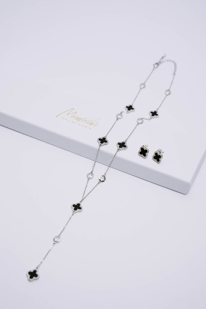 CLOVER Silver kaklarota