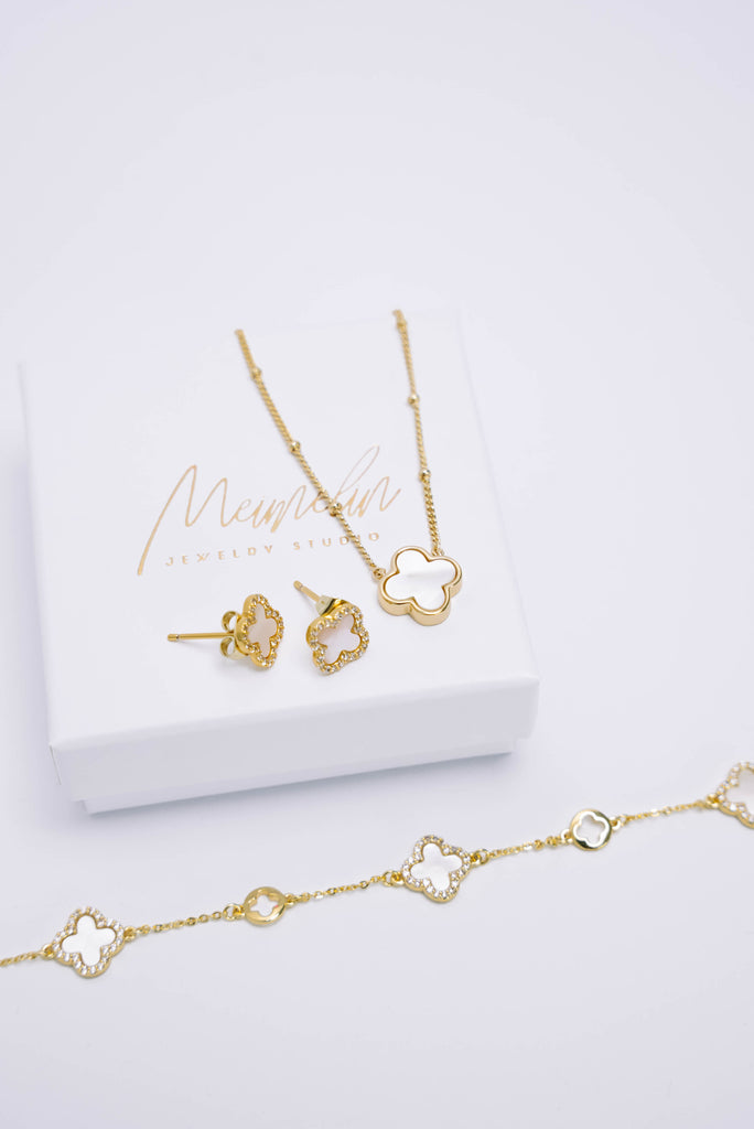 CLOVER WHITE mini nagliņas Gold